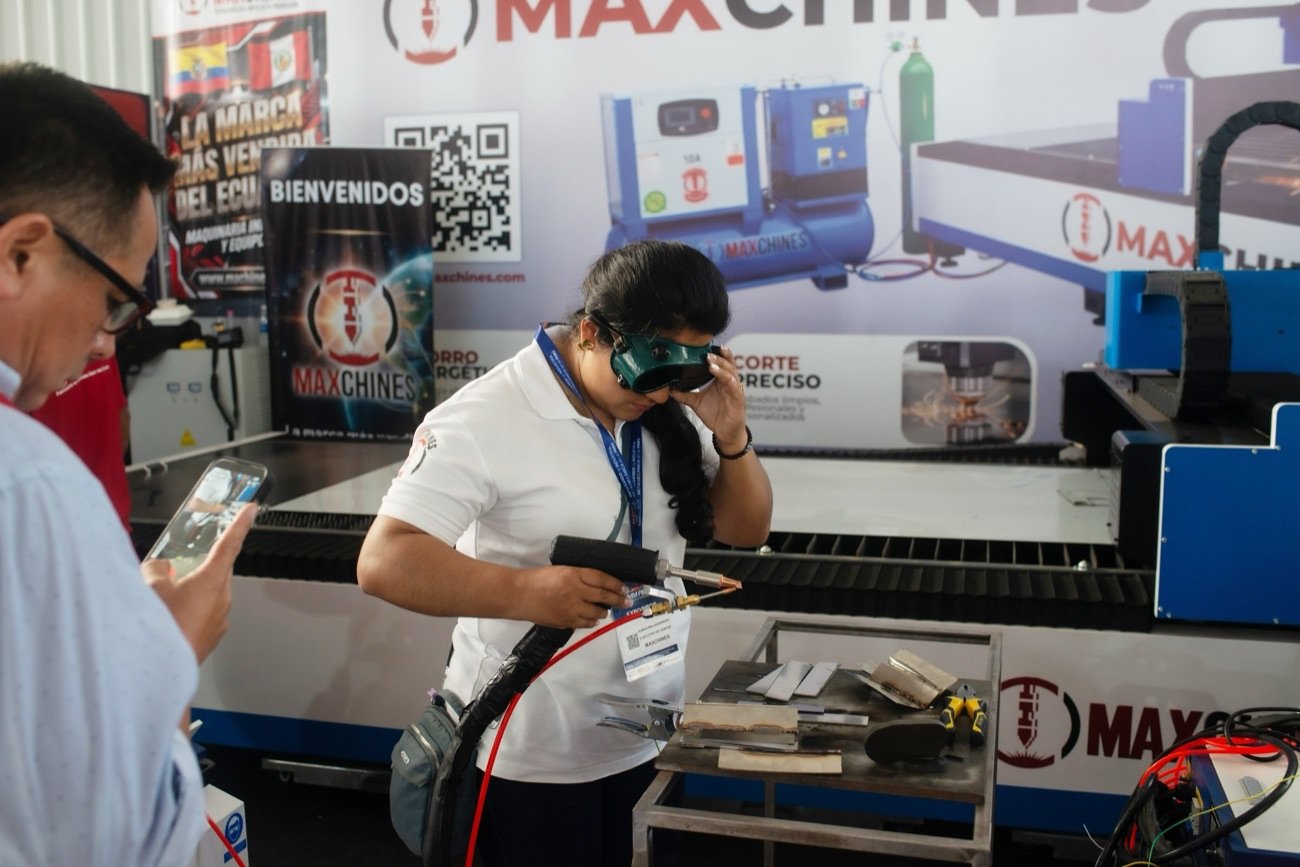 Demostración de soldadura en un stand de la edición 2026